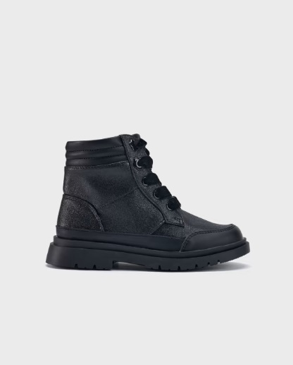 Bota Mayoral