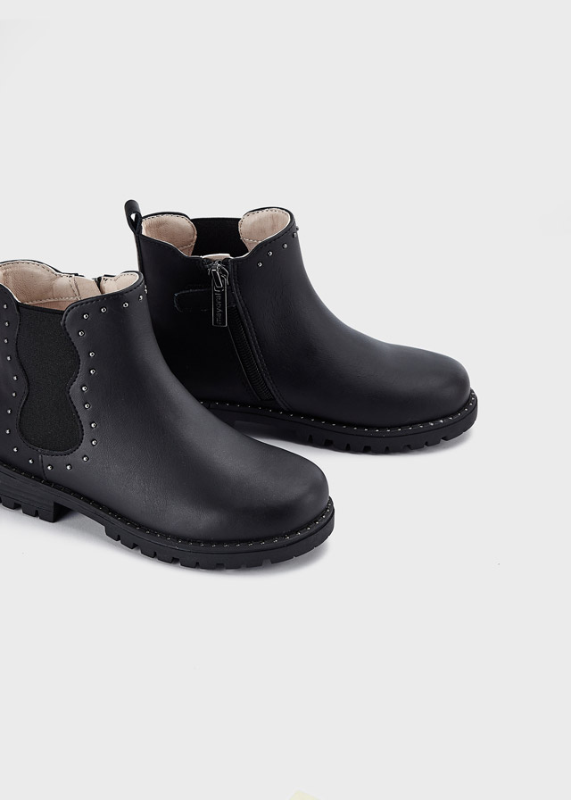 Bota Mayoral
