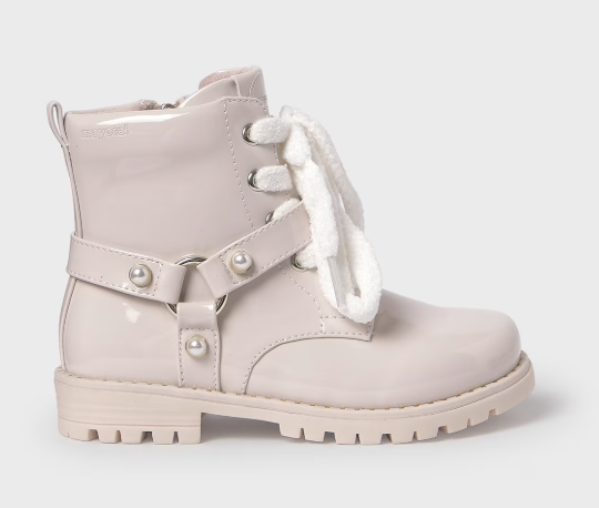 Bota Mayoral